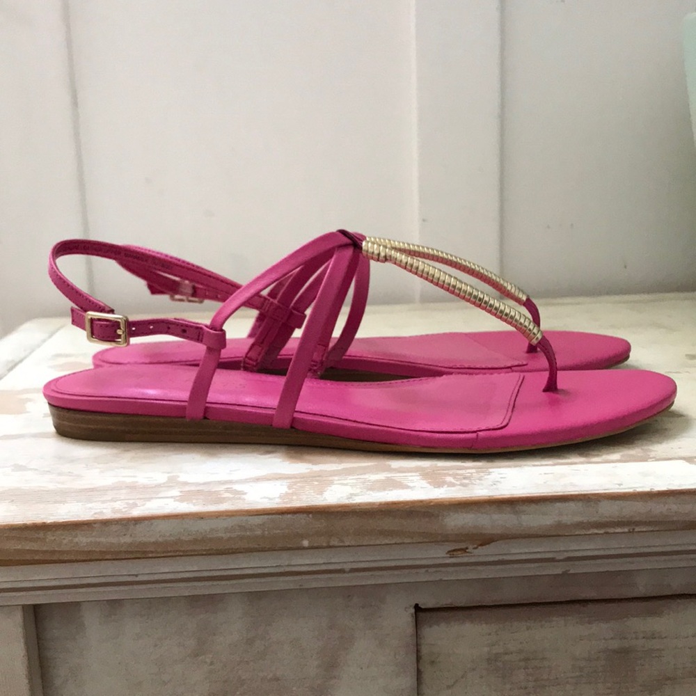EUC Hot pink leather sandal flat strappy Vibrant size 8.5